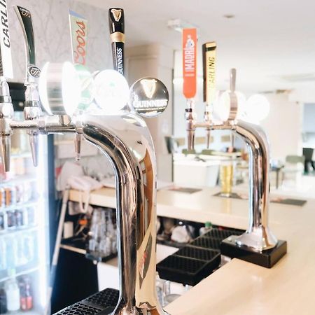 Bee Stays - Crossbar Hotel Warrington Exterior photo