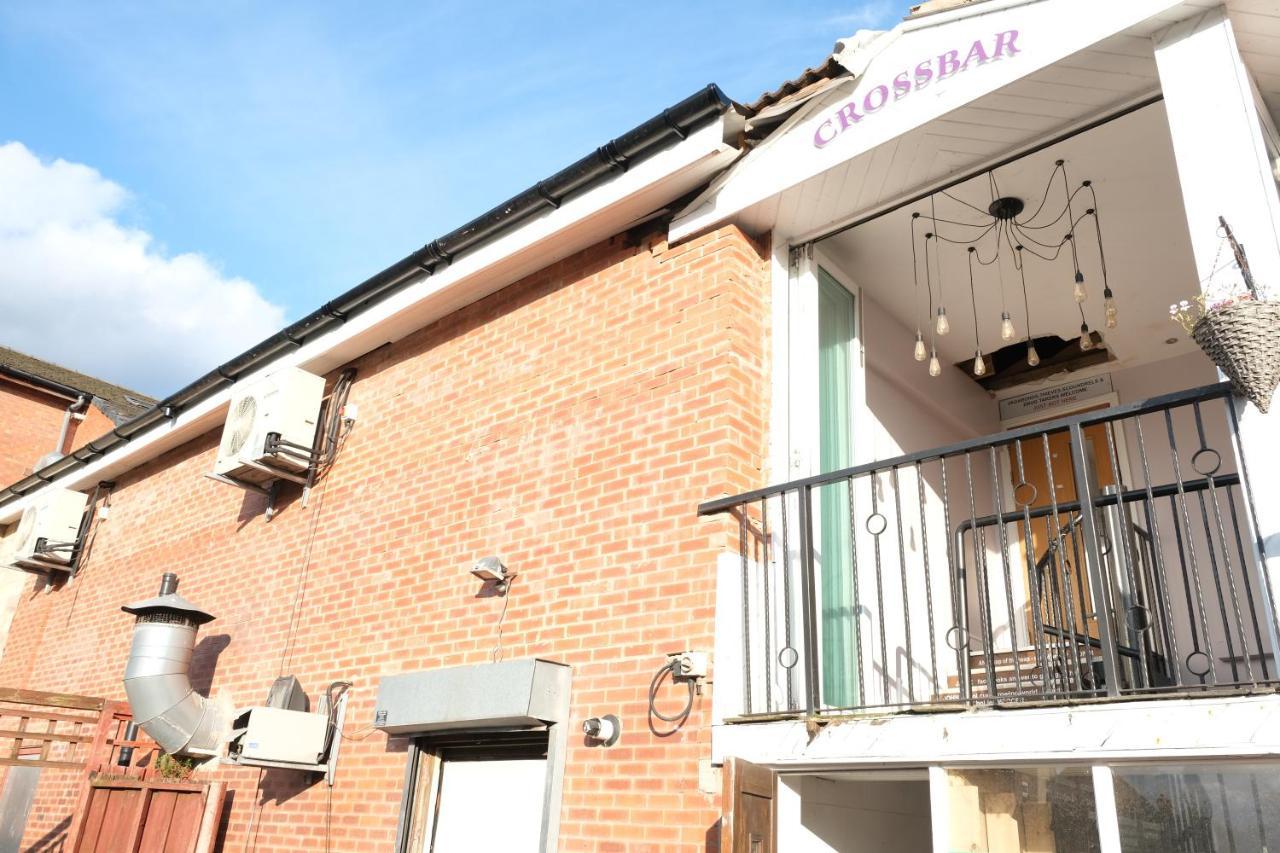 Bee Stays - Crossbar Hotel Warrington Exterior photo