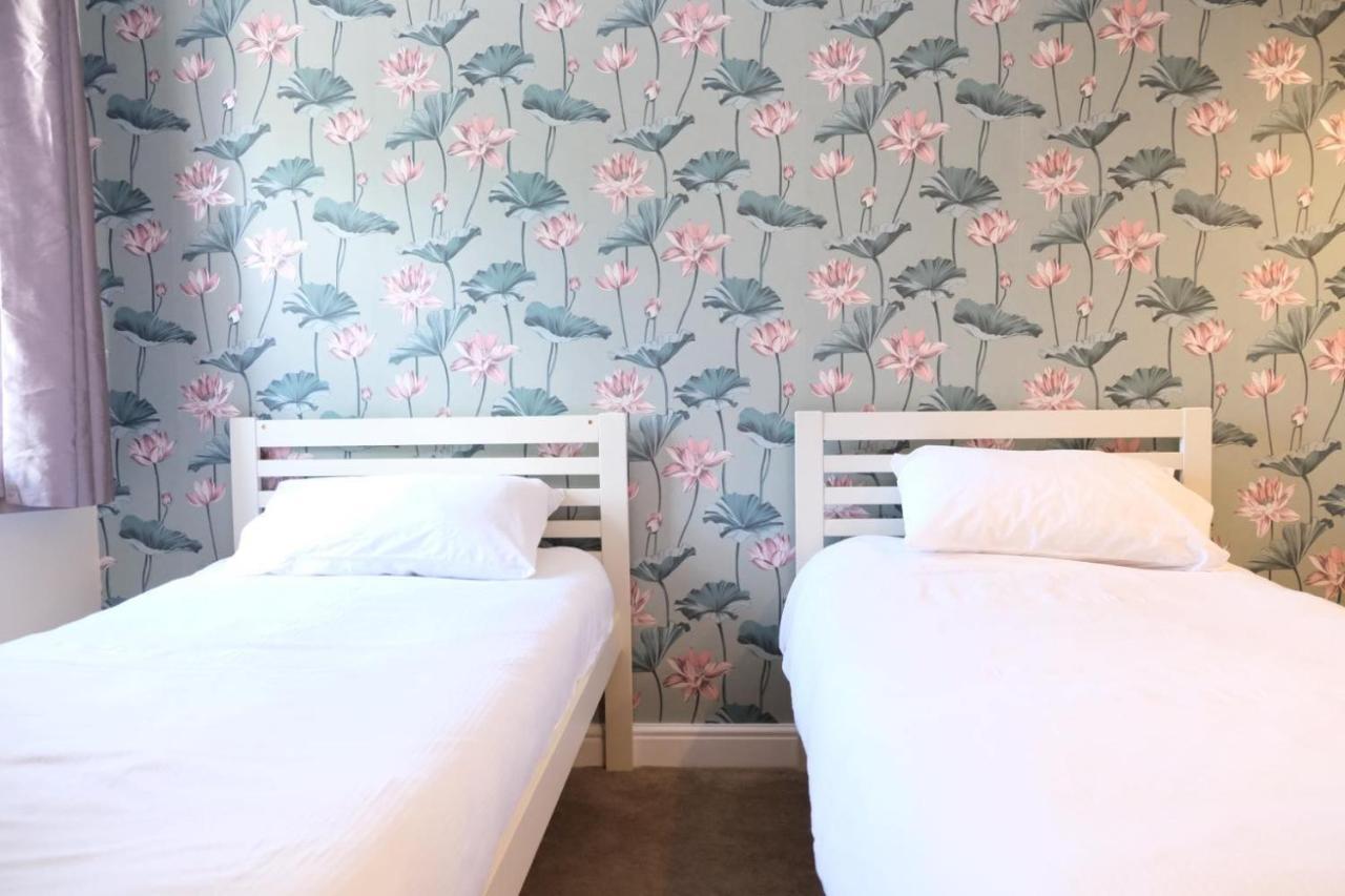Bee Stays - Crossbar Hotel Warrington Exterior photo